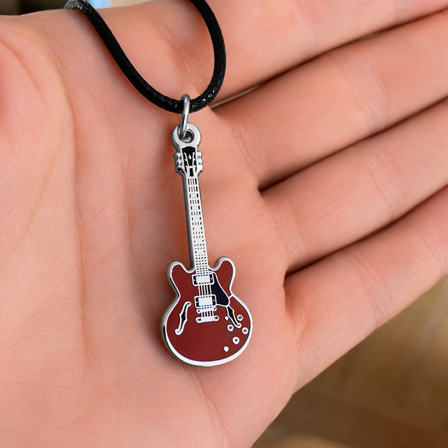 335-Style Guitar Necklace – 40mm Guitar Pendant with 46cm Black Faux Leather Cord