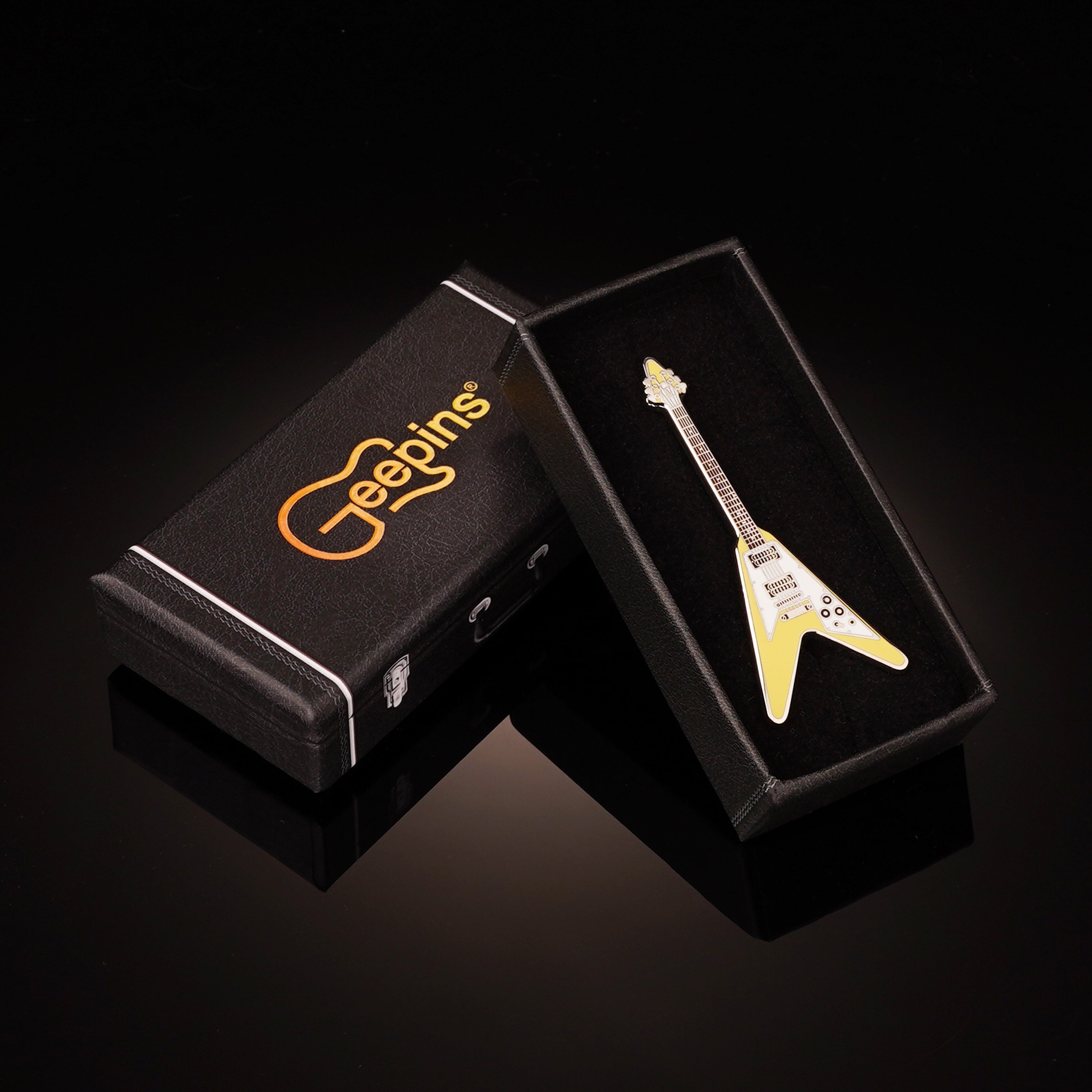 Geepin Flying V Guitar Pin