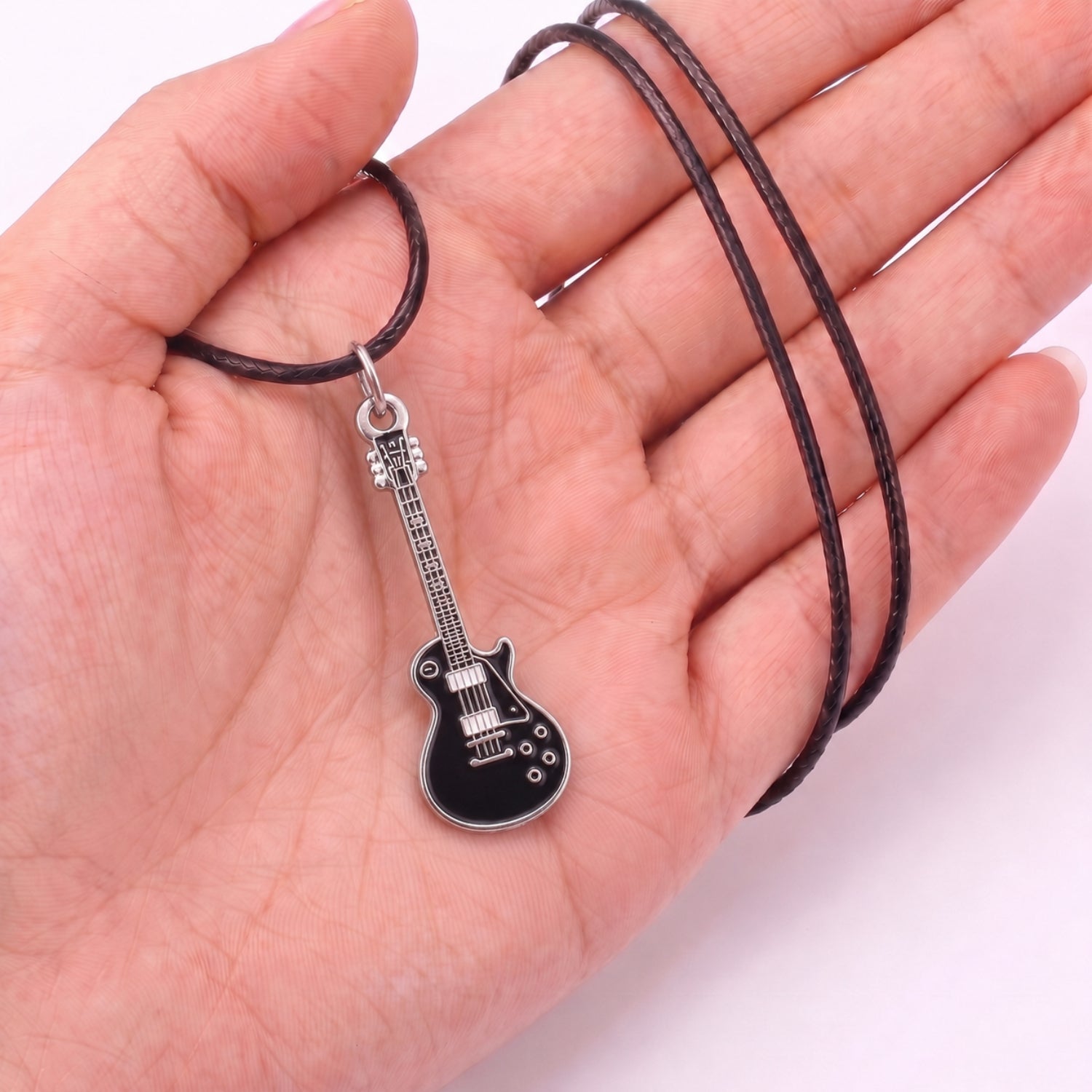Black Les Paul-Style Guitar Necklace – Electric Guitar Pendant with 46cm Faux Leather Cord