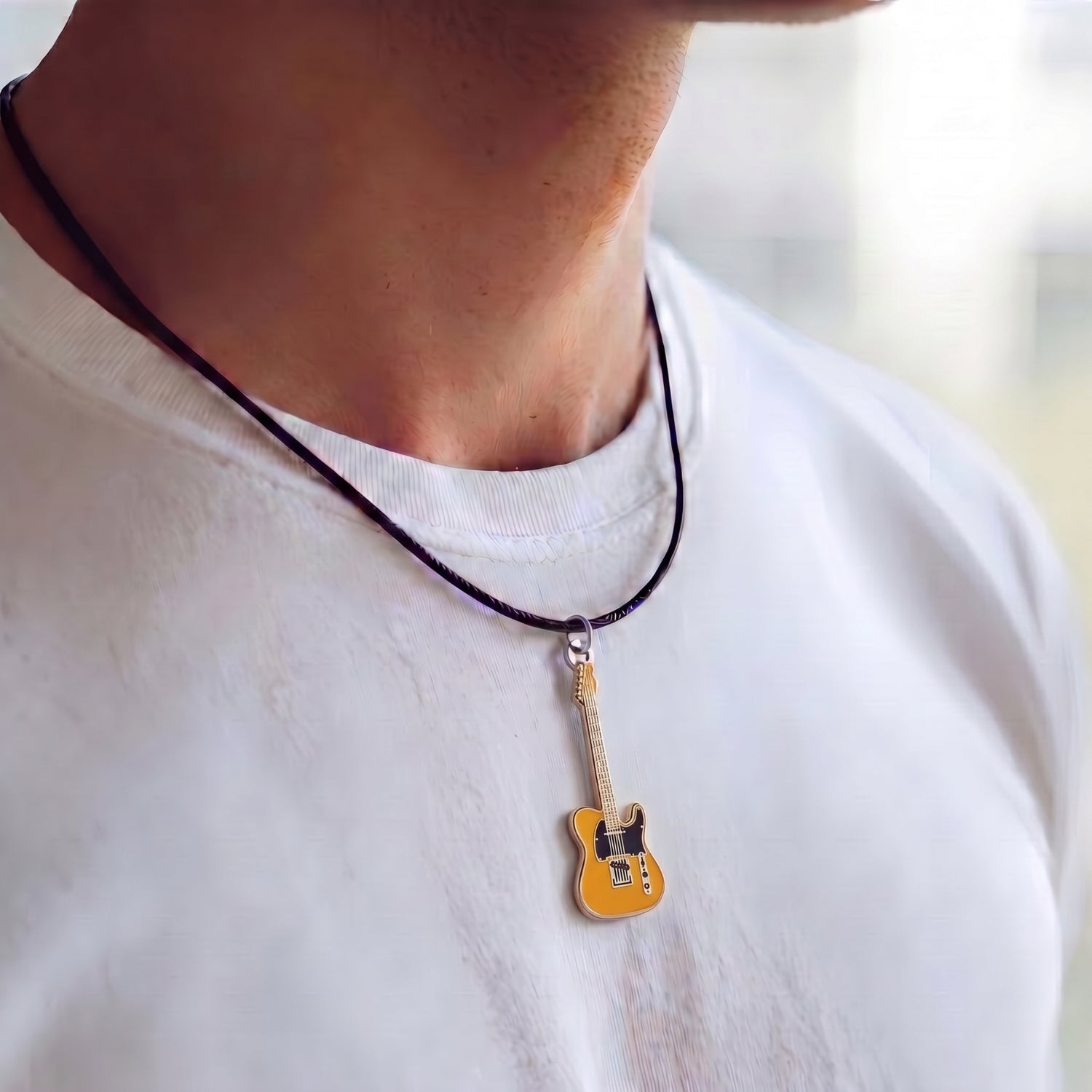 Keith Richards Tele-Style Guitar Necklace – 40mm Guitar Pendant with 46cm Black Faux Leather Cord
