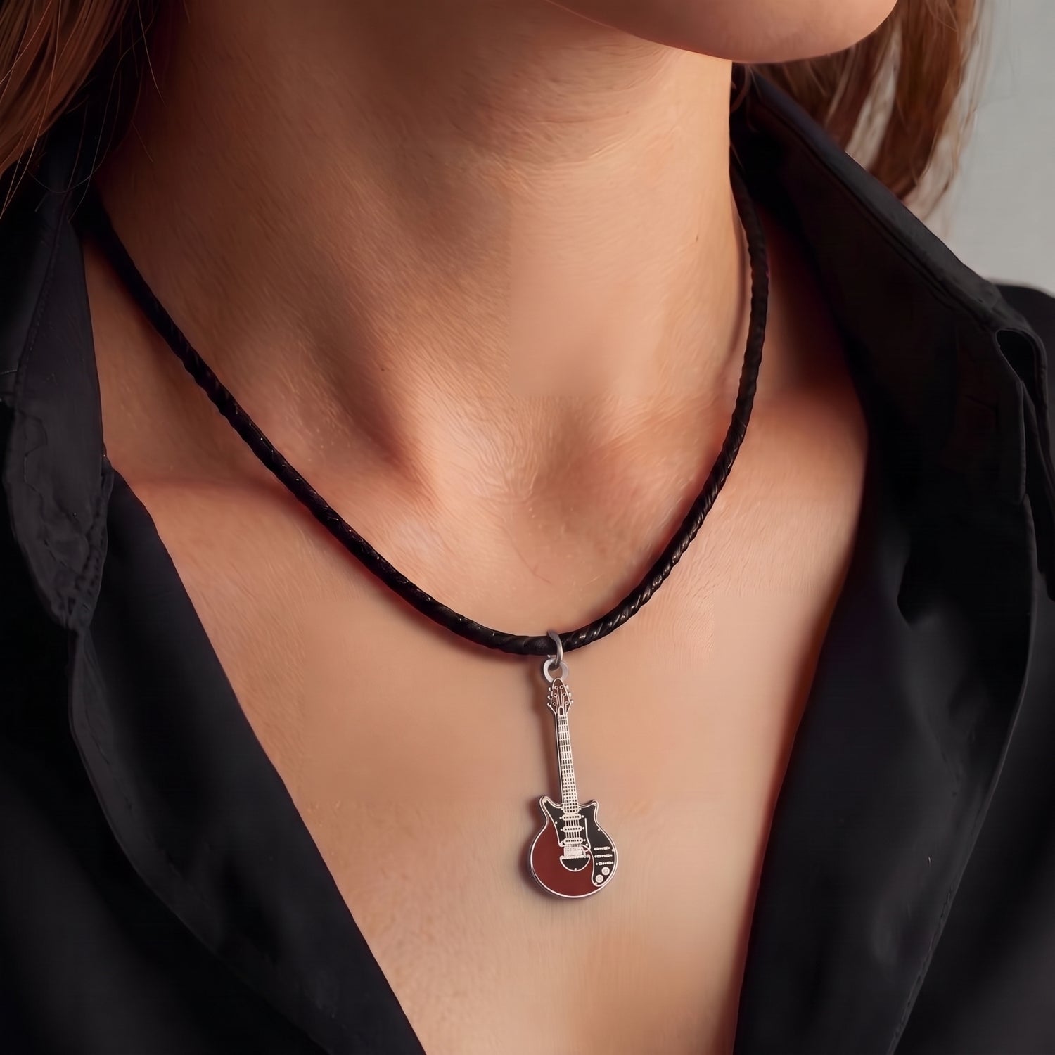 Brian May "Red-Special" Guitar Necklace – 40mm Guitar Pendant with 46cm Black Faux Leather Cord