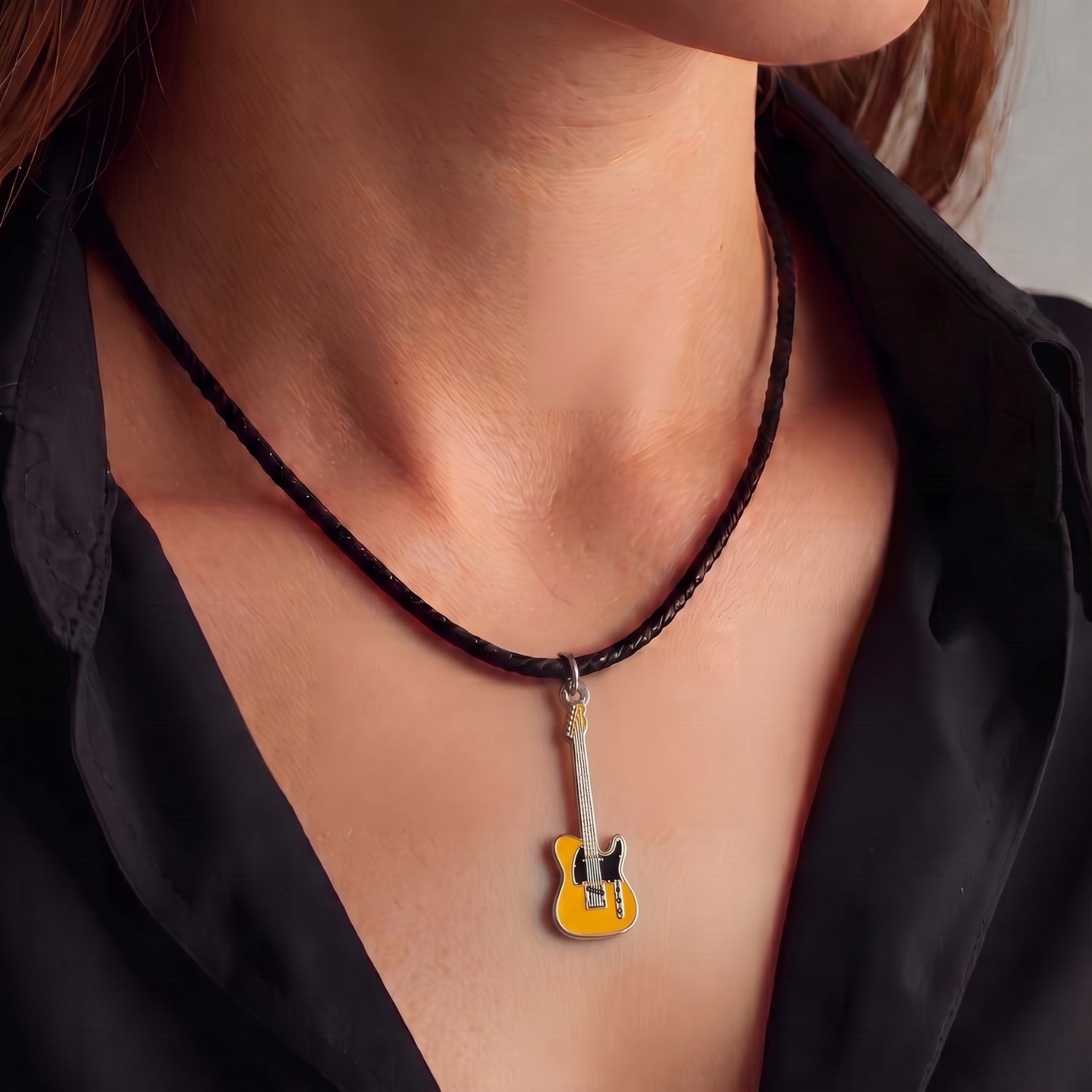 Keith Richards Tele-Style Guitar Necklace – 40mm Guitar Pendant with 46cm Black Faux Leather Cord