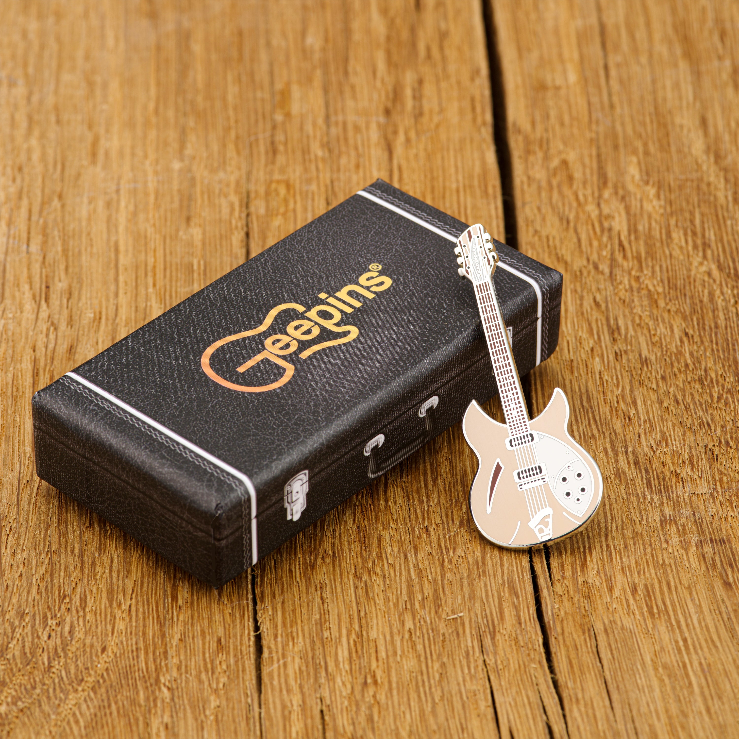 Geepin Rickenbacker 330 Guitar Pin